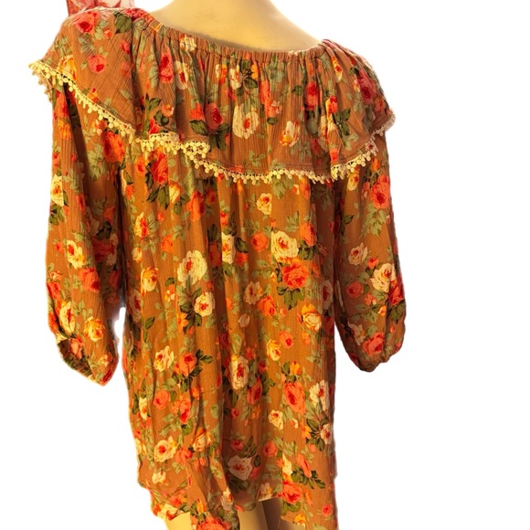 Rustic Rack Floral Ruffle Women's Top - Picture 2 of 5